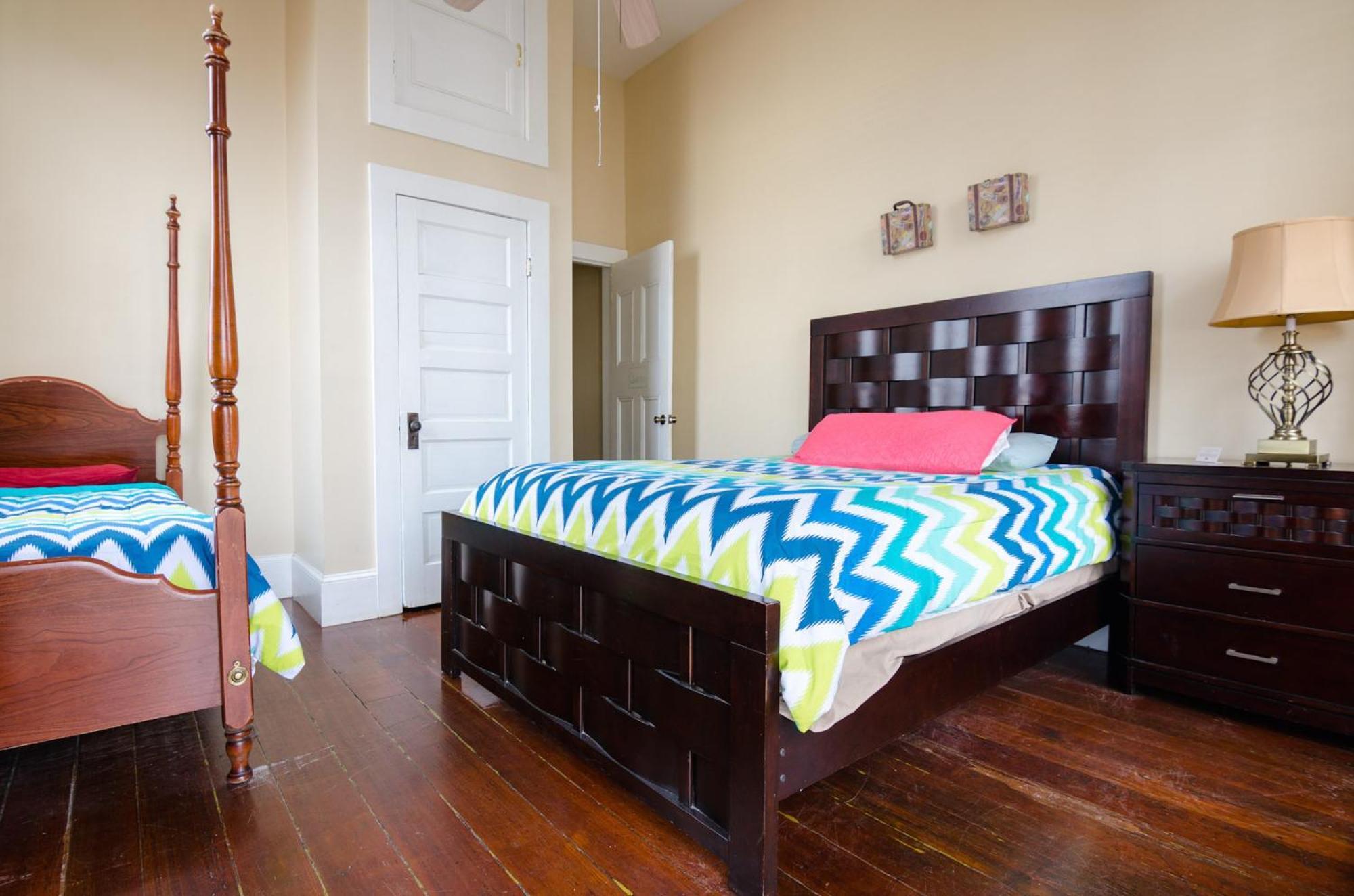The Atlas House Hostel New Orleans Exterior photo
